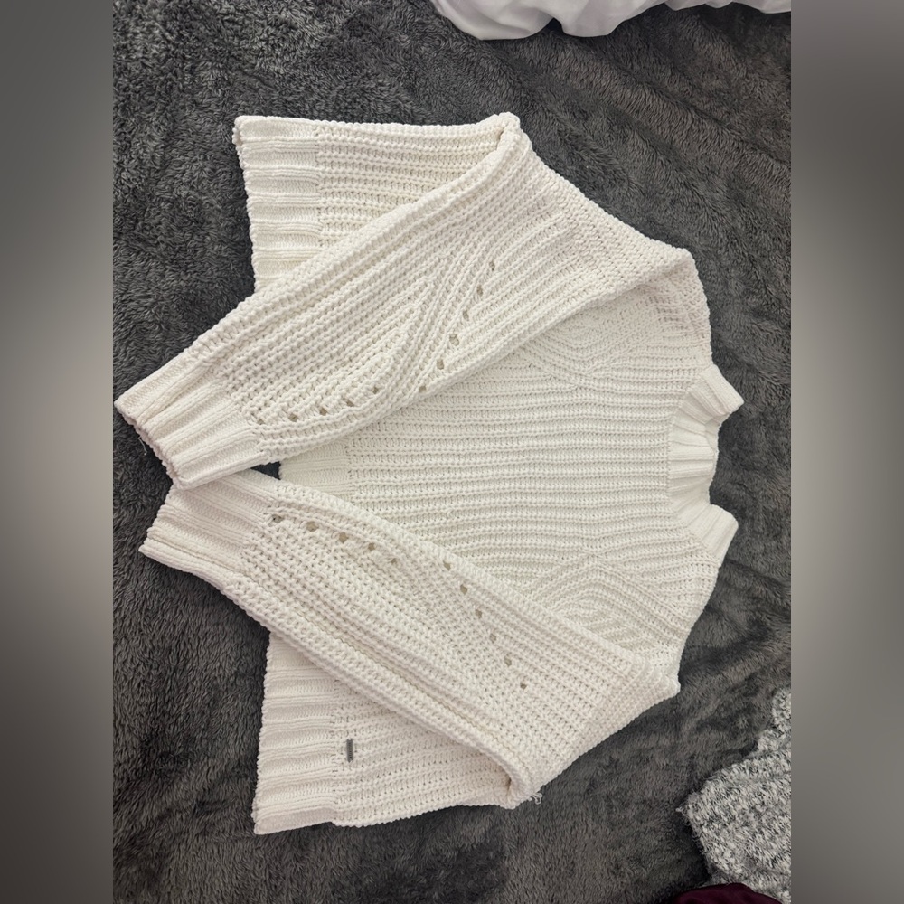 Hollister - Cozy White Knit Sweater